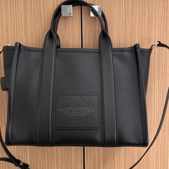 Marc Jacobs Black Leather The Tote Bag - Picture 7 of 12